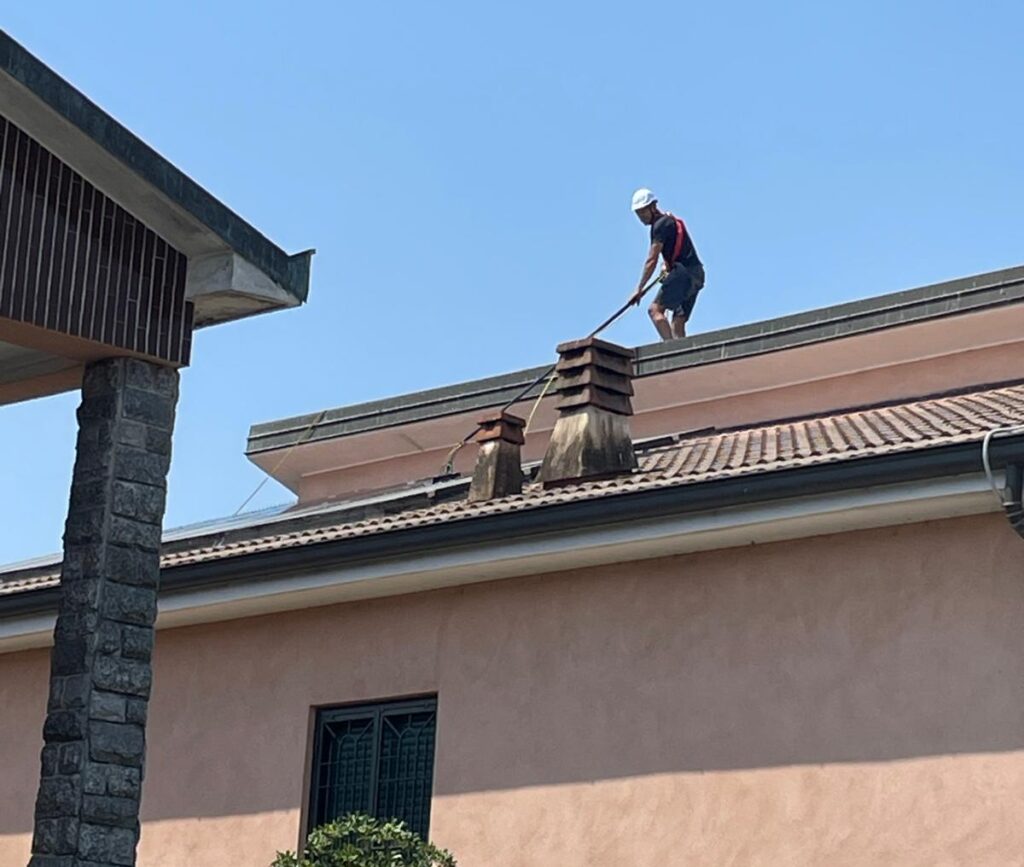 Lavaggio solare offre servizi di pulizia degli impianti fotovoltaici a Monza, Milano, Lecco, Bergamo, Como, Varese, Brescia